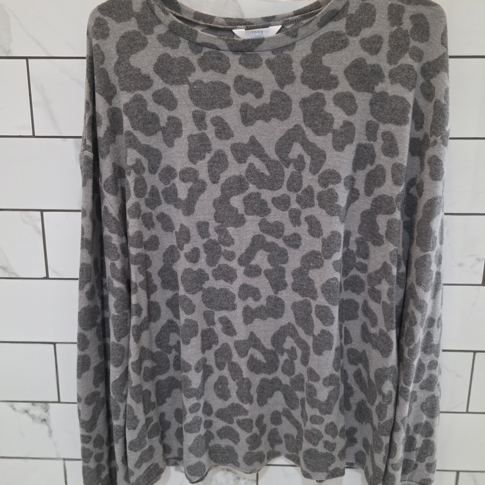 Gray Leopard Print Women's Sweater